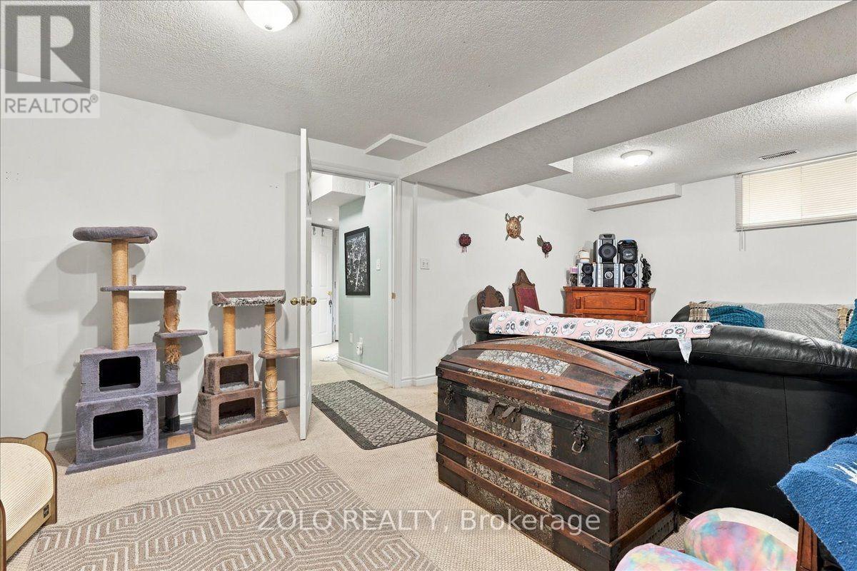 401 HIDDEN CREEK DRIVE - 36