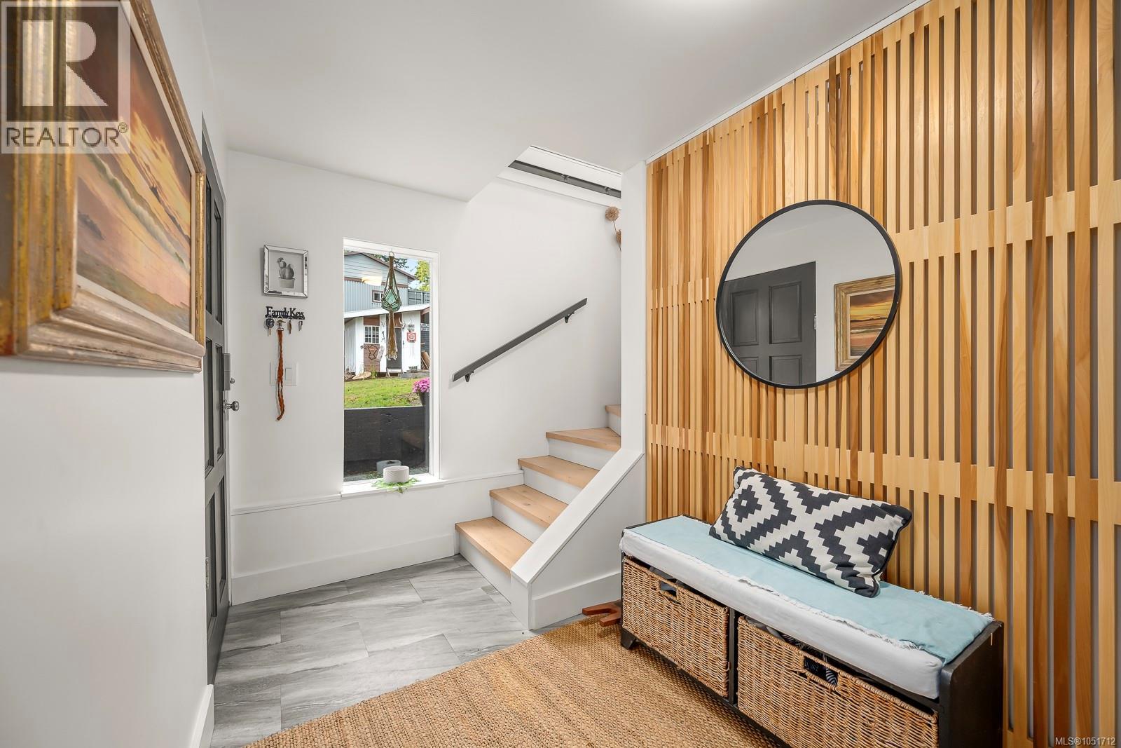 6044 Island Hwy N - 4