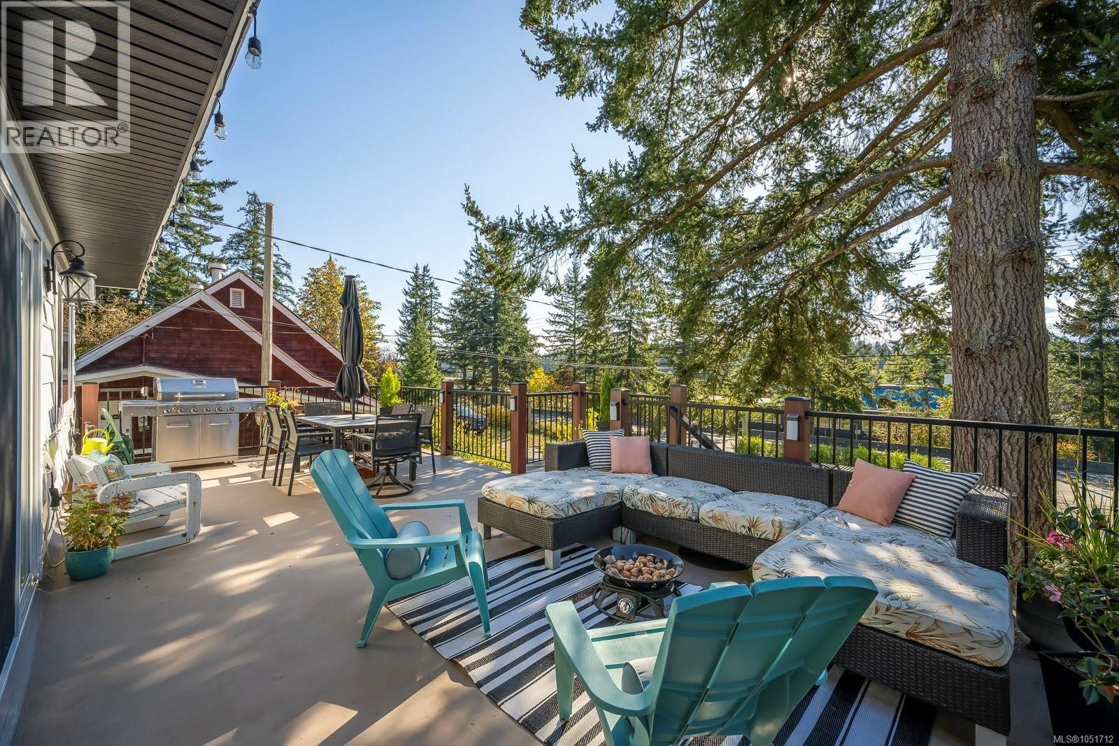 6044 Island Hwy N - Image 9