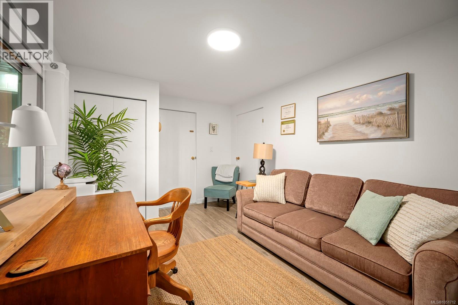 6044 Island Hwy N - Image 32