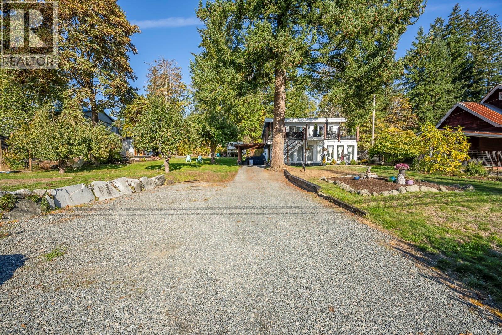 6044 Island Hwy N - 44