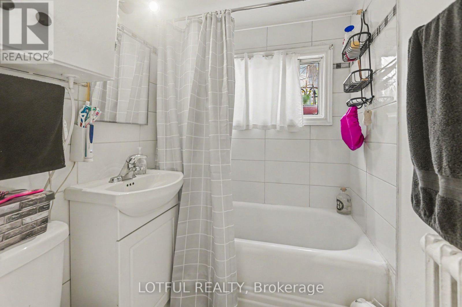 118 MARIER AVENUE - 27
