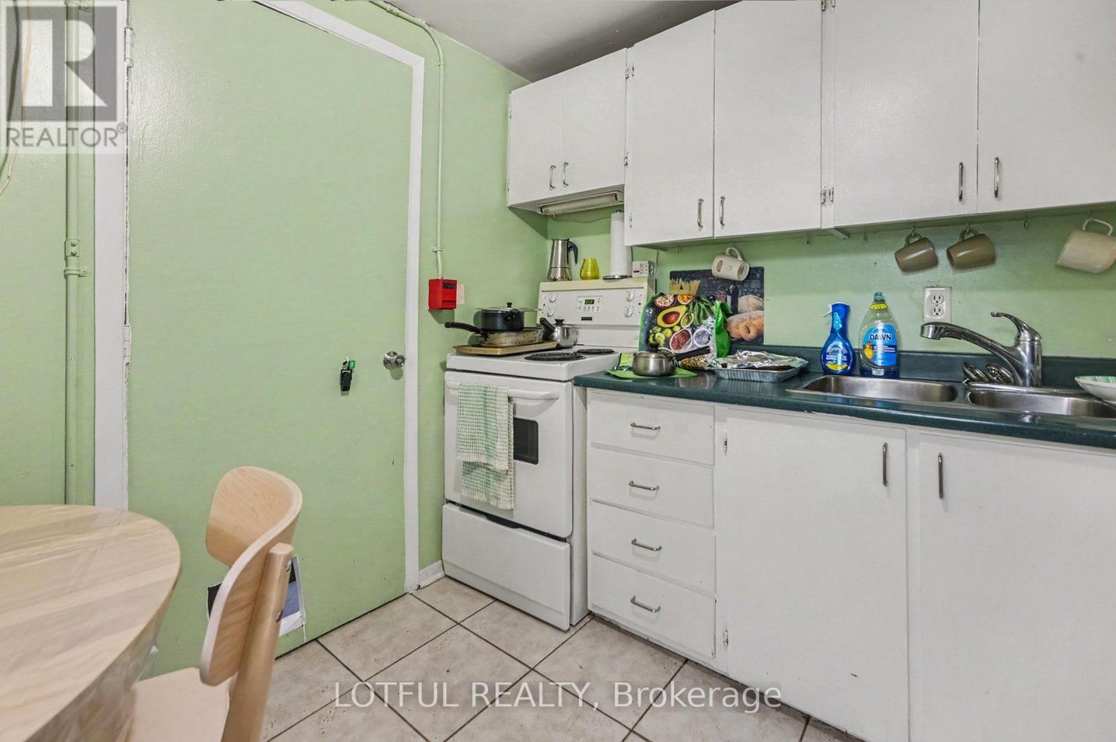 118 MARIER AVENUE - 30