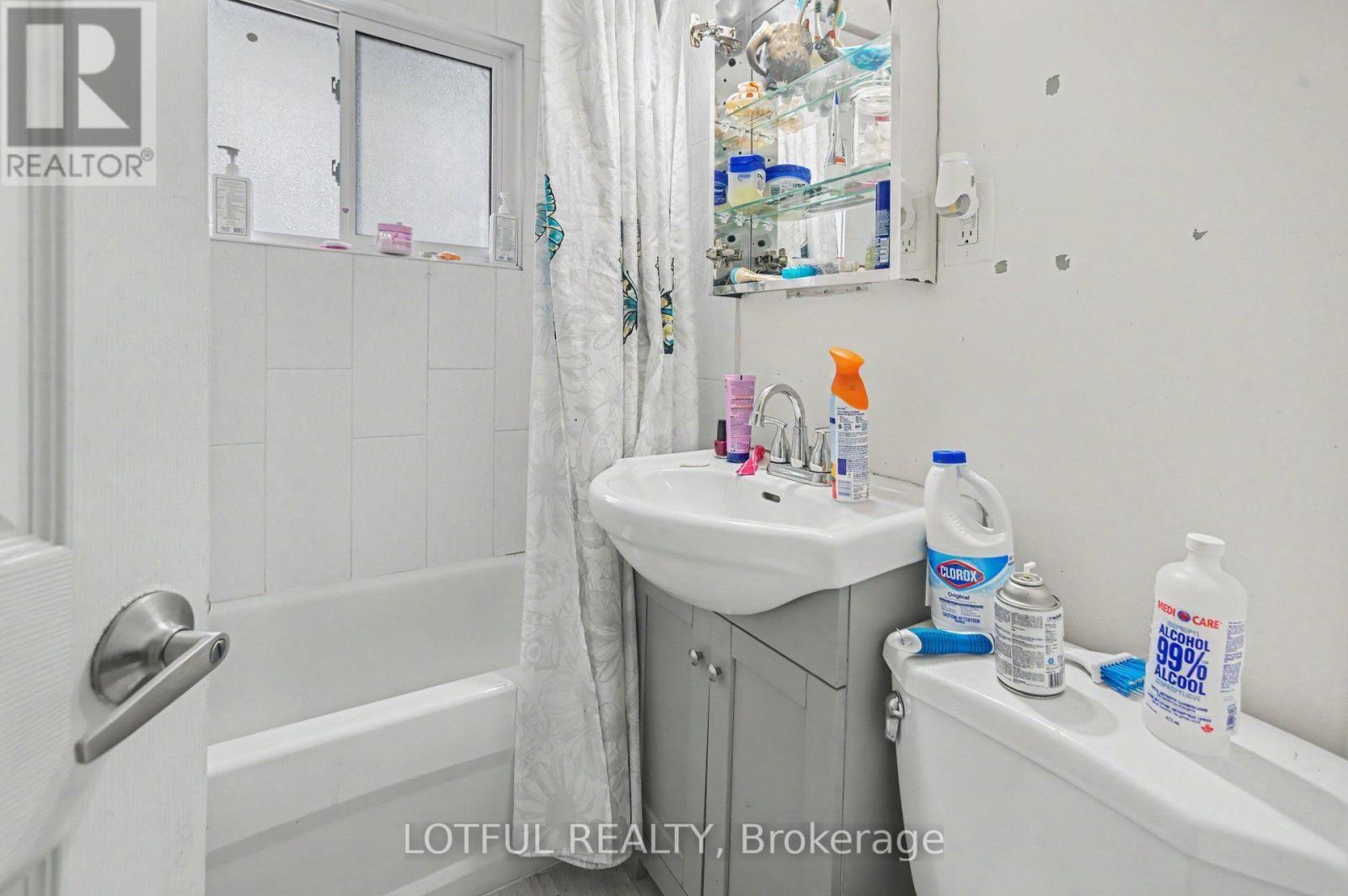 118 MARIER AVENUE - 36