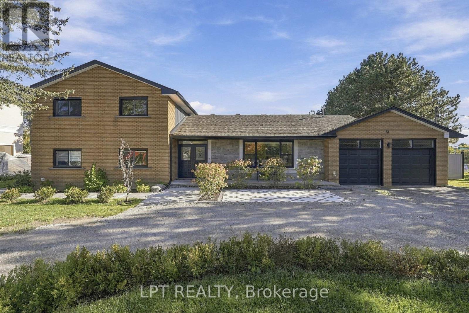 9 Noblewood Drive, King, ON photo 1