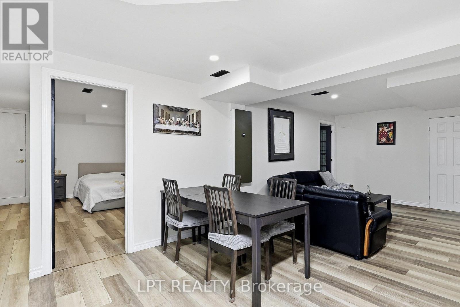 9 NOBLEWOOD DRIVE - 24