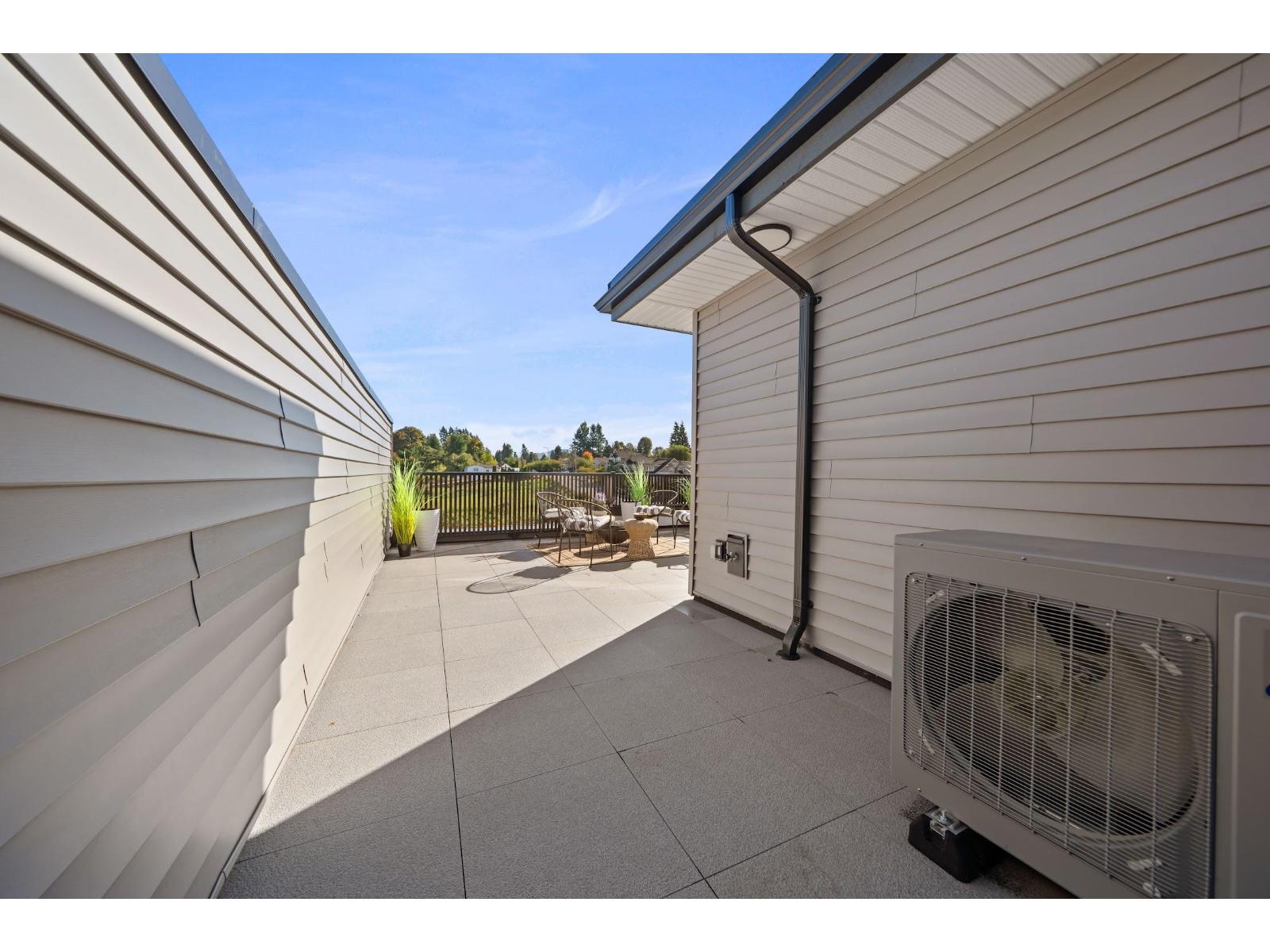 12 32929 CHERRY AVENUE, Mission