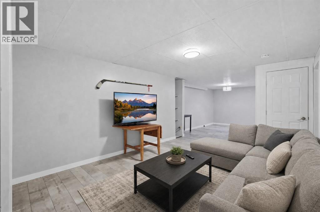4412 45 Avenue - 20