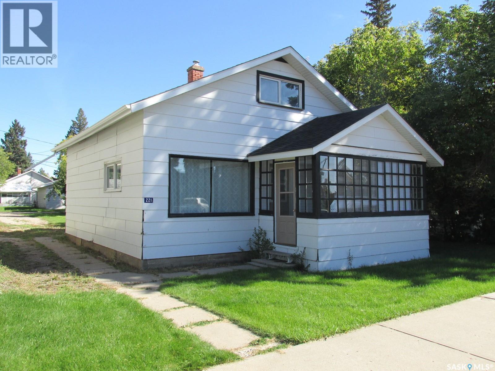 221 1st STREET E, Nipawin — photo 21