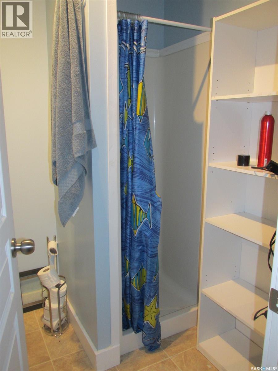221 1st STREET E, Nipawin — photo 9