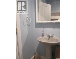 221 1st Street E, Nipawin, SK S0E1E0 Photo 10