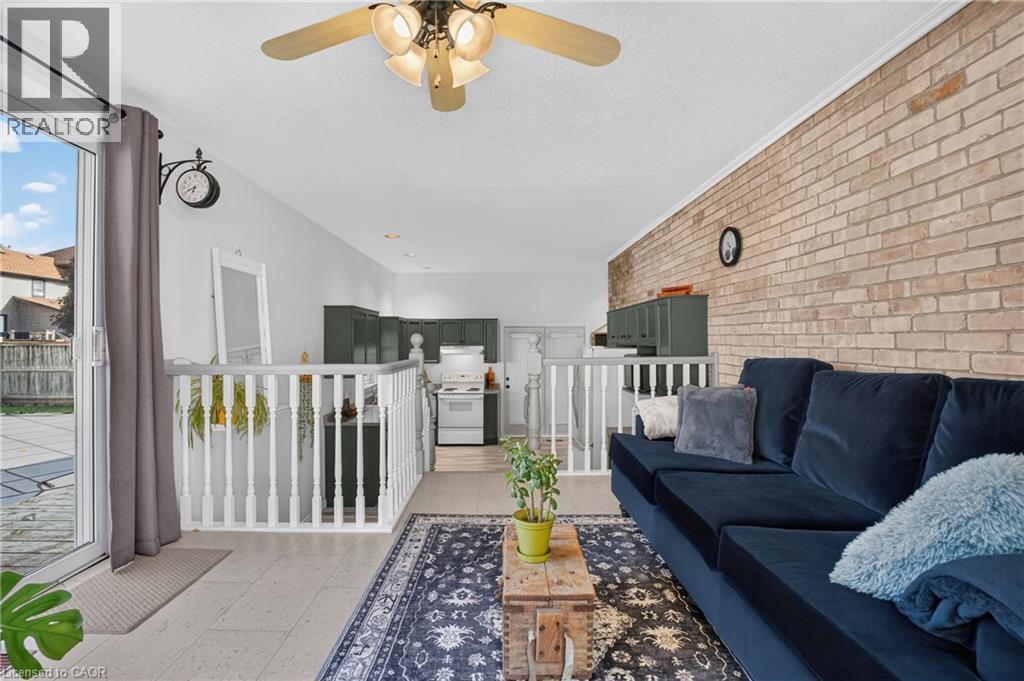 14 ELGIN Street W - 26