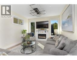 Kitchen - 2 4487 Wilkinson Rd, Saanich, BC V8Z5C2 Photo 11