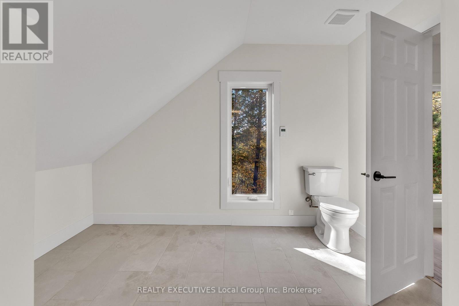 650 WIDDIFIELD STATION ROAD - Image 32