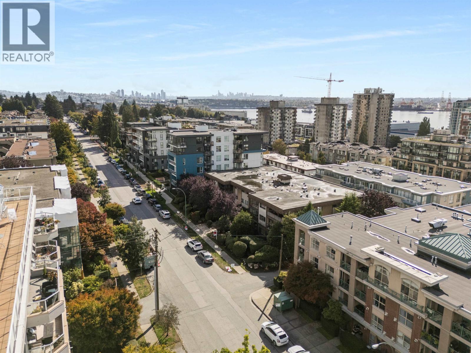 204 127 E 4TH STREET, North Vancouver