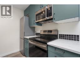 204 127 E 4th Street, North Vancouver, BC V7L1H7 Photo 8
