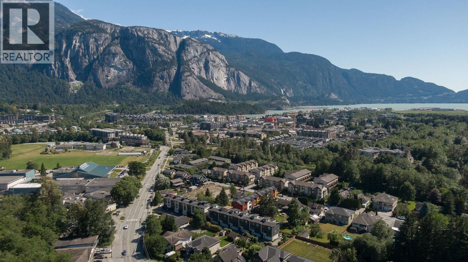 3 38447 BUCKLEY AVENUE, Squamish - Image 1