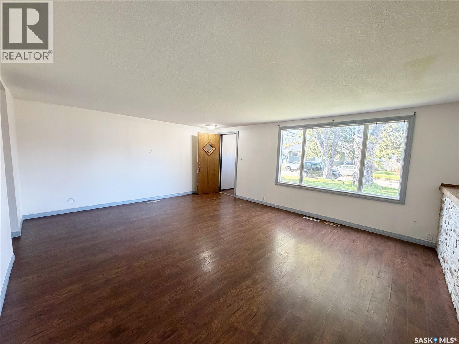 811 McNaughton STREET - 16