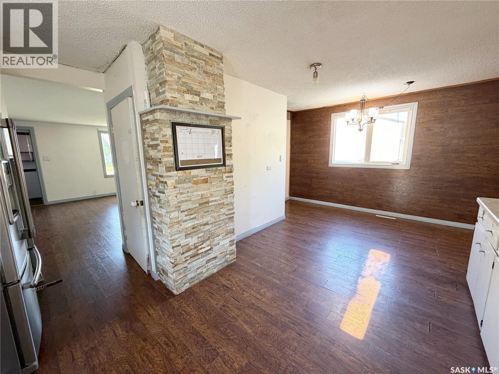 811 McNaughton STREET - 11