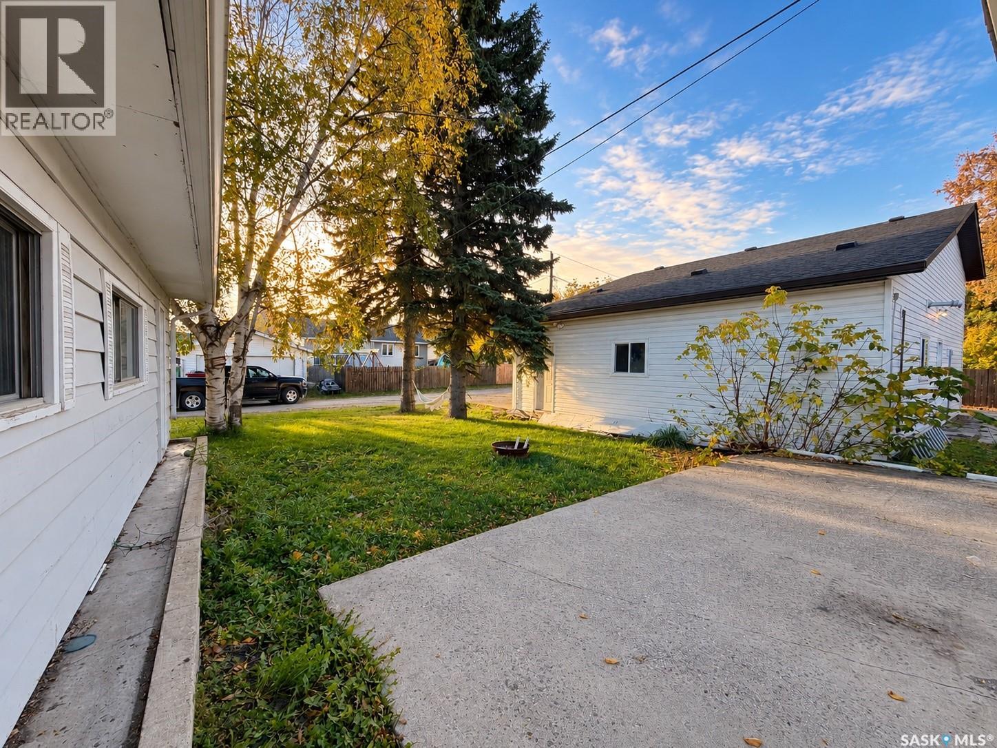 811 McNaughton STREET - 2