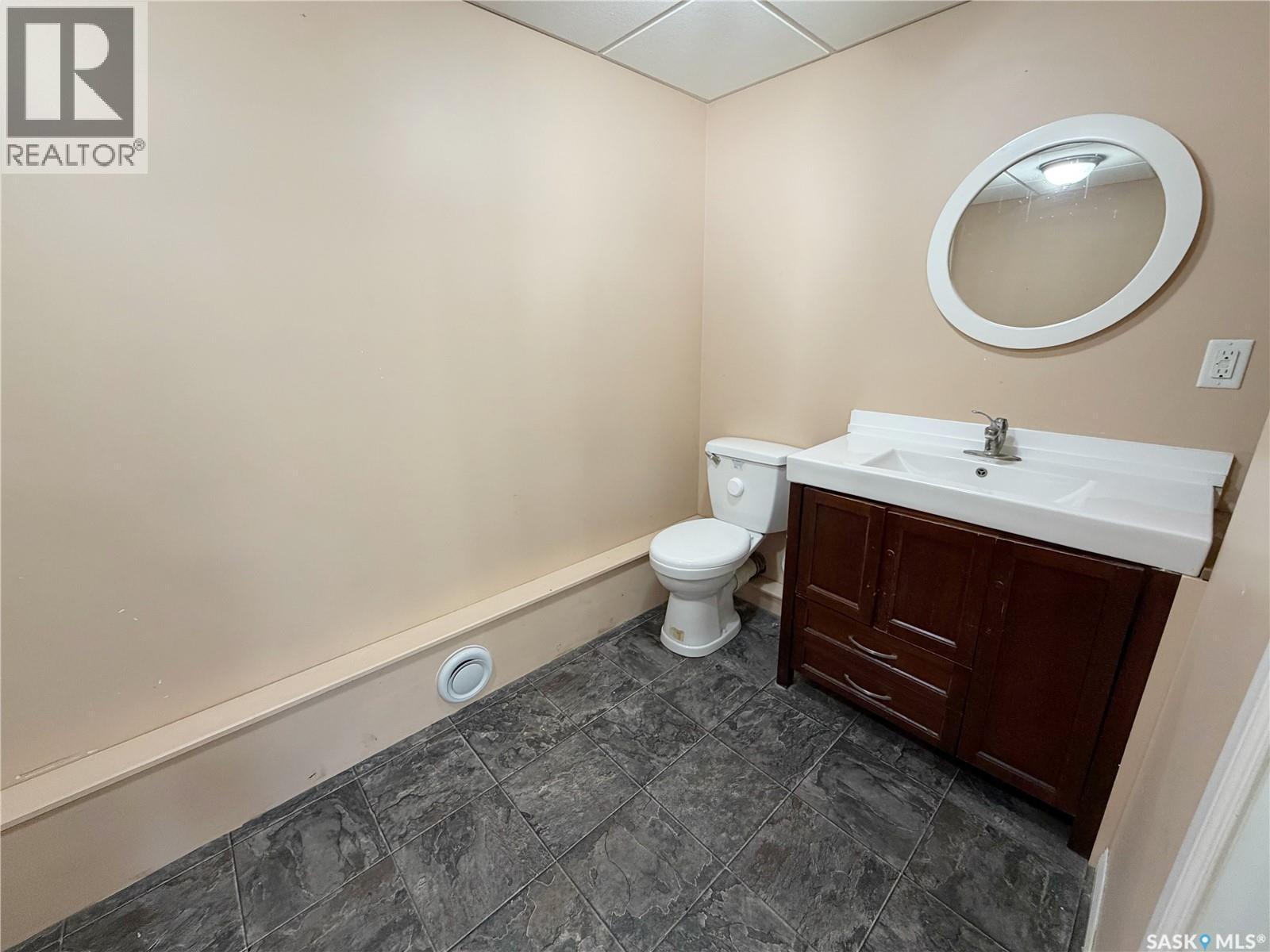 811 McNaughton STREET - 7