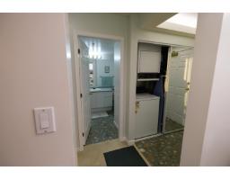 504 10899 University Drive, Surrey, BC V3T5V2 Photo 11