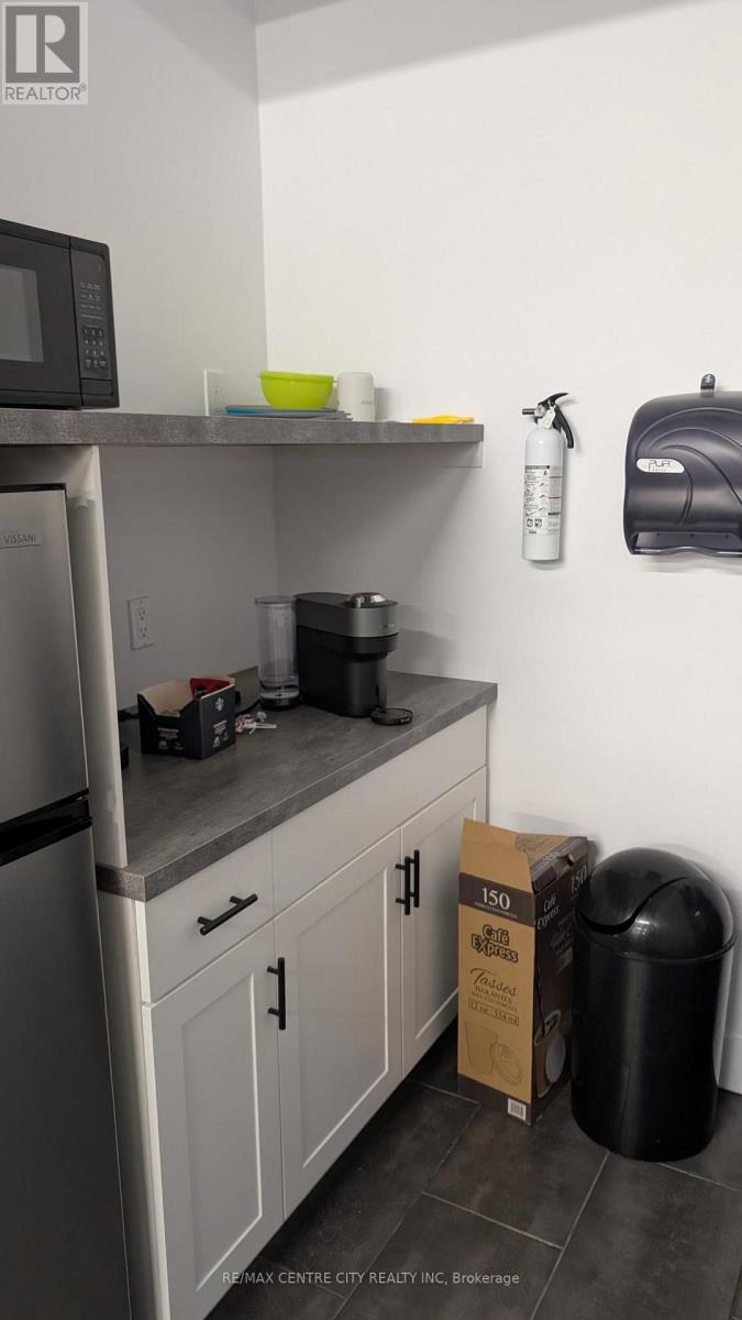 3536 WHITE OAK ROAD, London South (South W) — photo 7