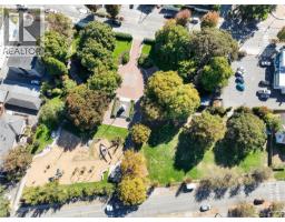 2 642 Lampson St, Esquimalt, BC V9A6A3 Photo 21