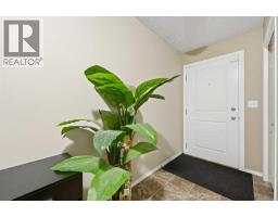 301, 15 Saddlestone Way NE - photo 6