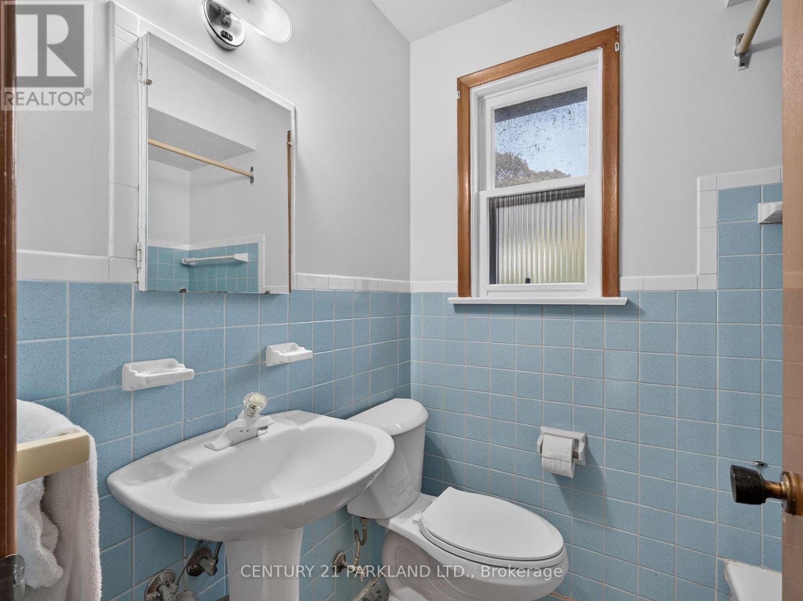 85 VICTORIA PARK AVENUE - 14