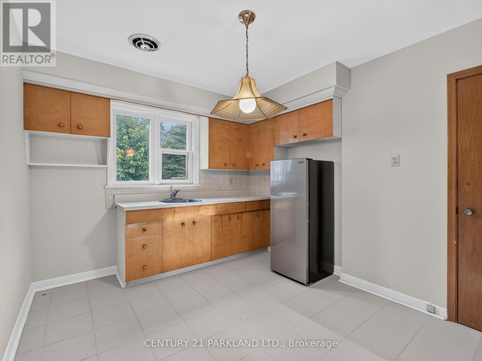 85 Victoria Park Avenue, Toronto, ON photo 7