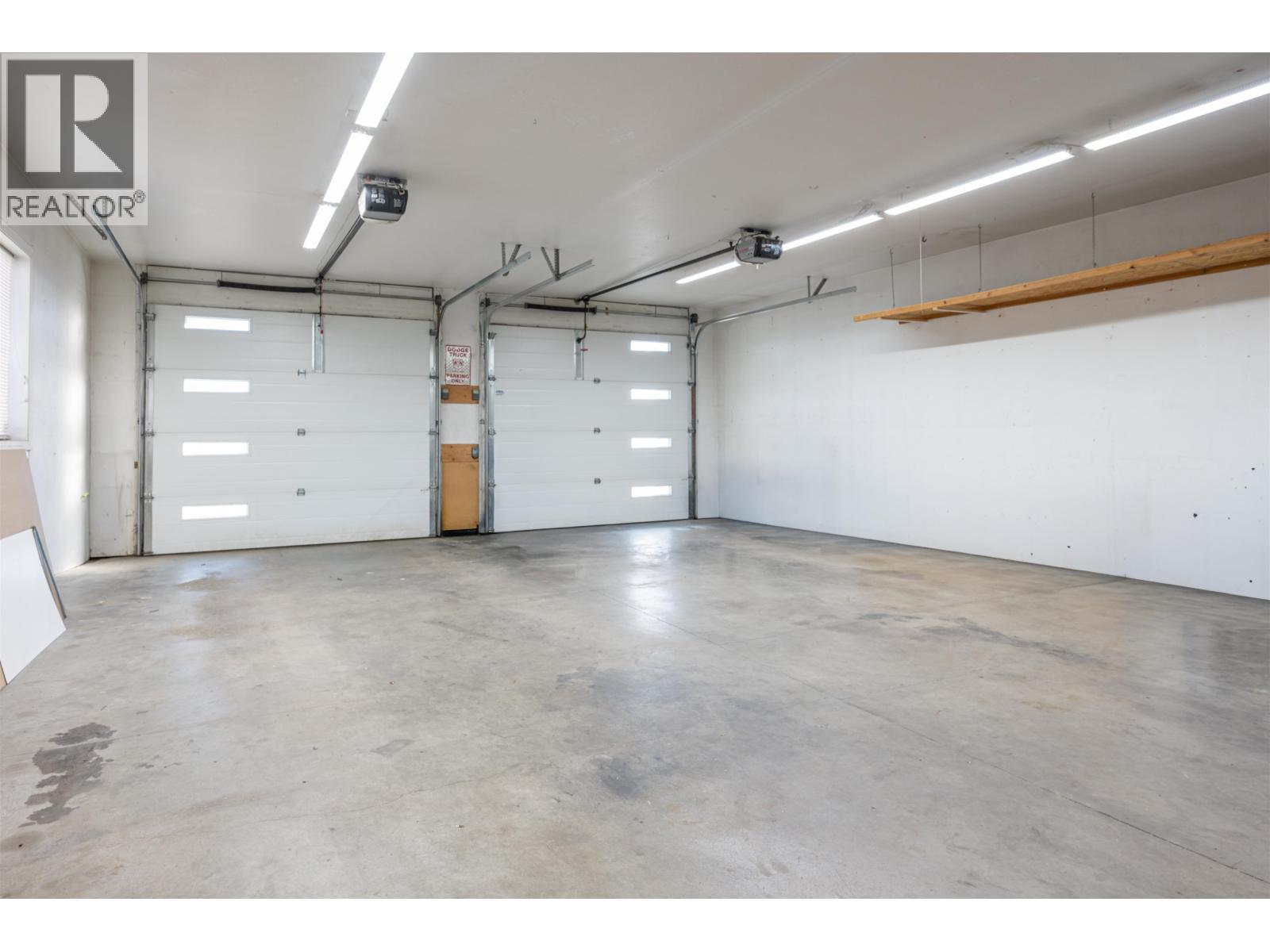 2560 PARENT ROAD - Image 32