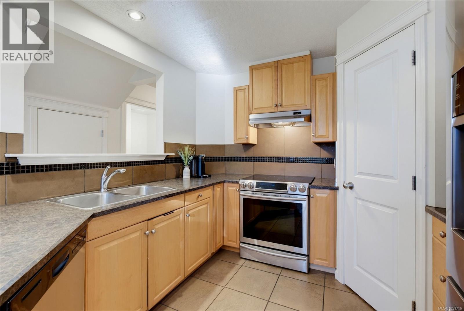 #207 791 Station Ave - 12