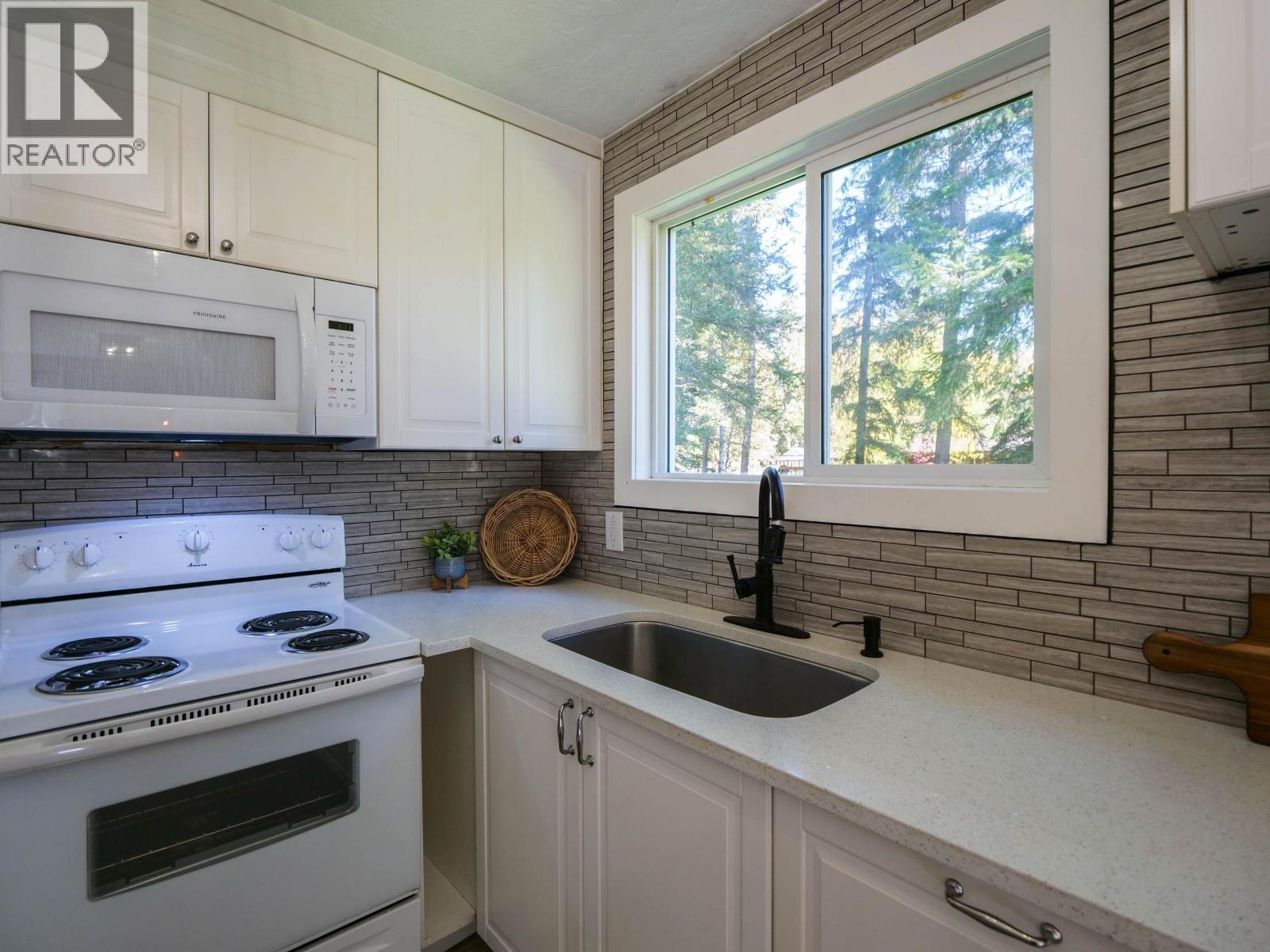 4358 KIWI ROAD - 16
