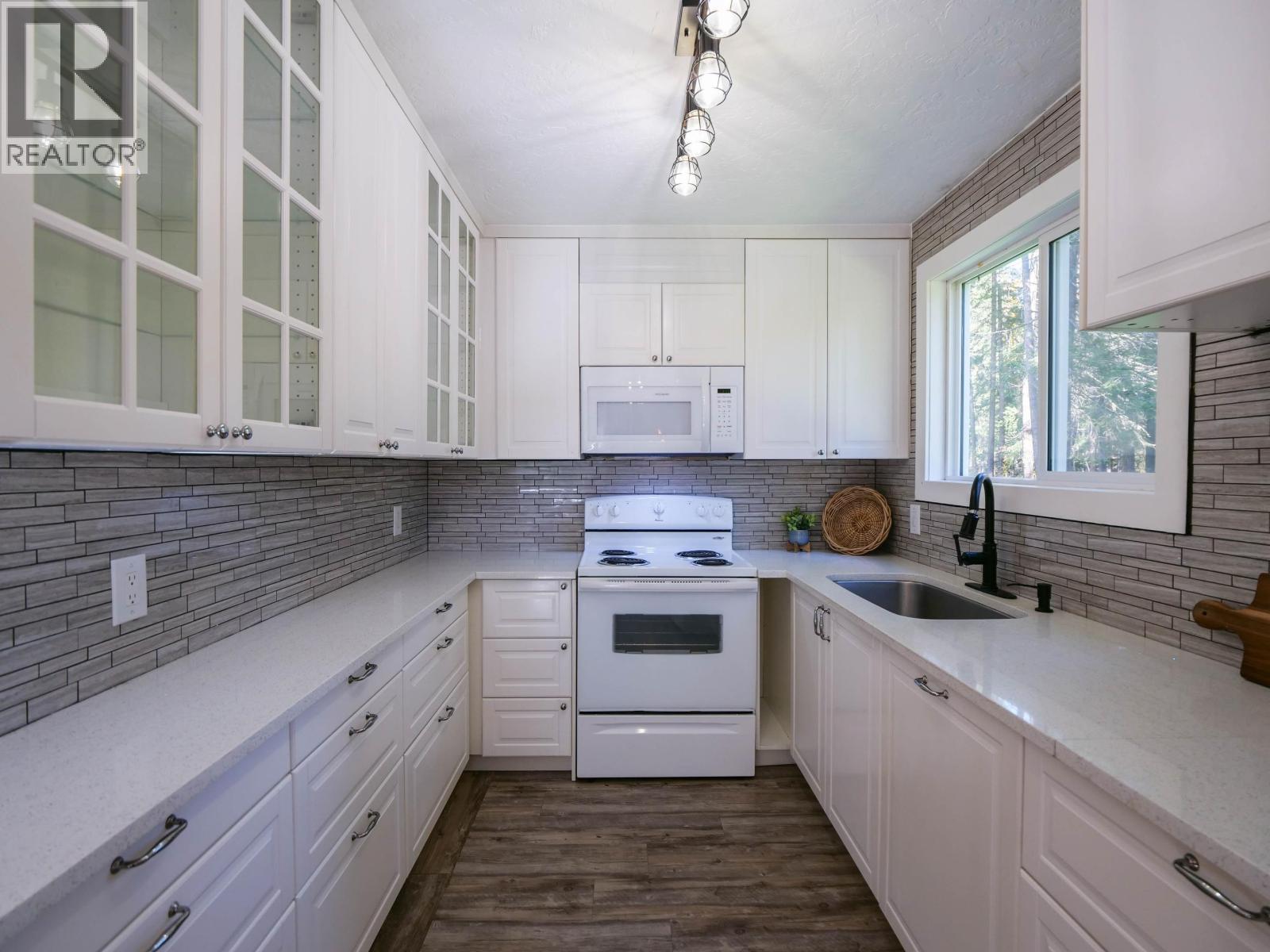 4358 KIWI ROAD - 2