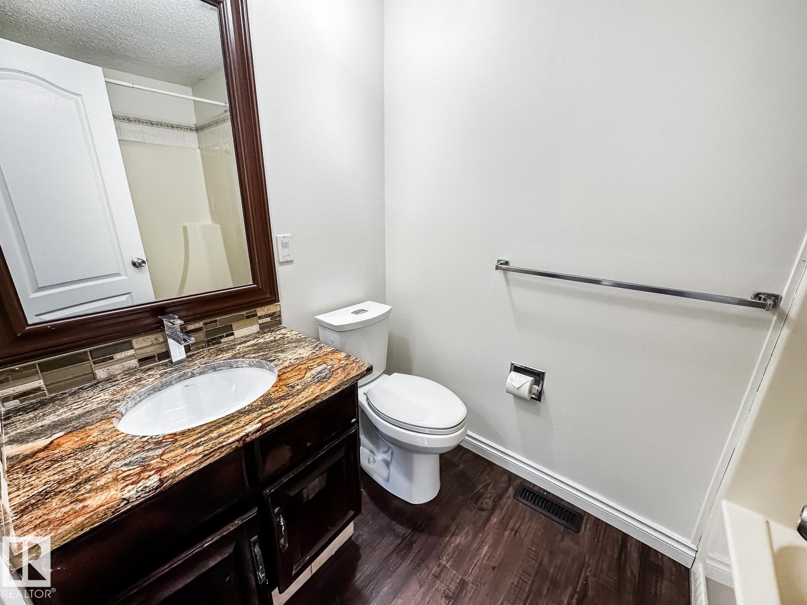 8504 173 Street NW, Thorncliffe (Edmonton) — photo 26 of 30: Property photo