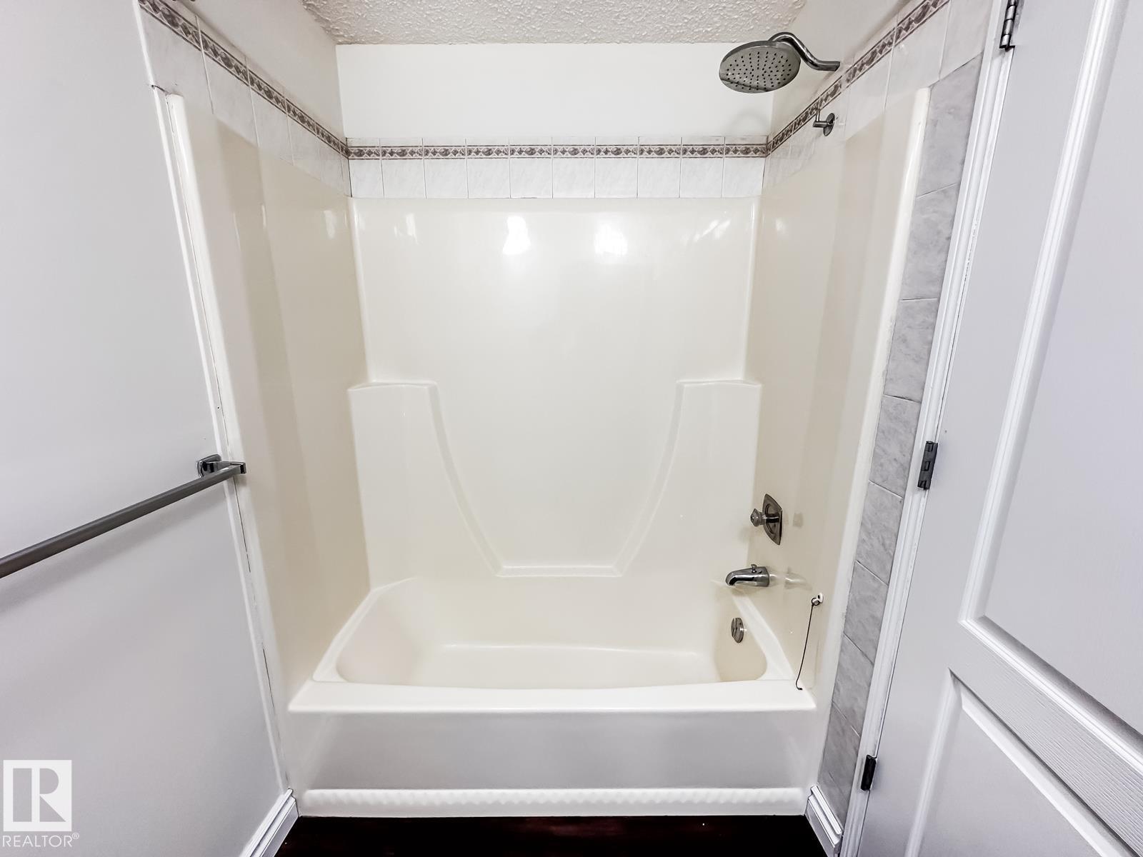 8504 173 Street NW, Thorncliffe (Edmonton) — photo 27 of 30: Property photo
