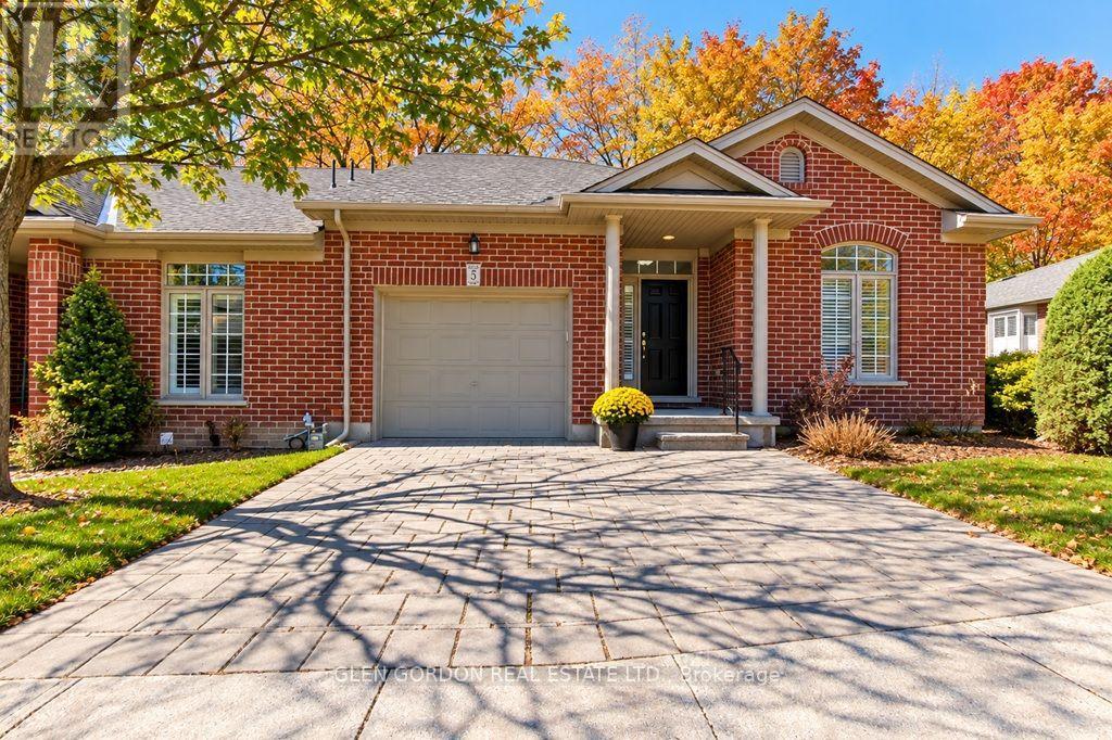 #5 417 HYDE PARK ROAD - 1