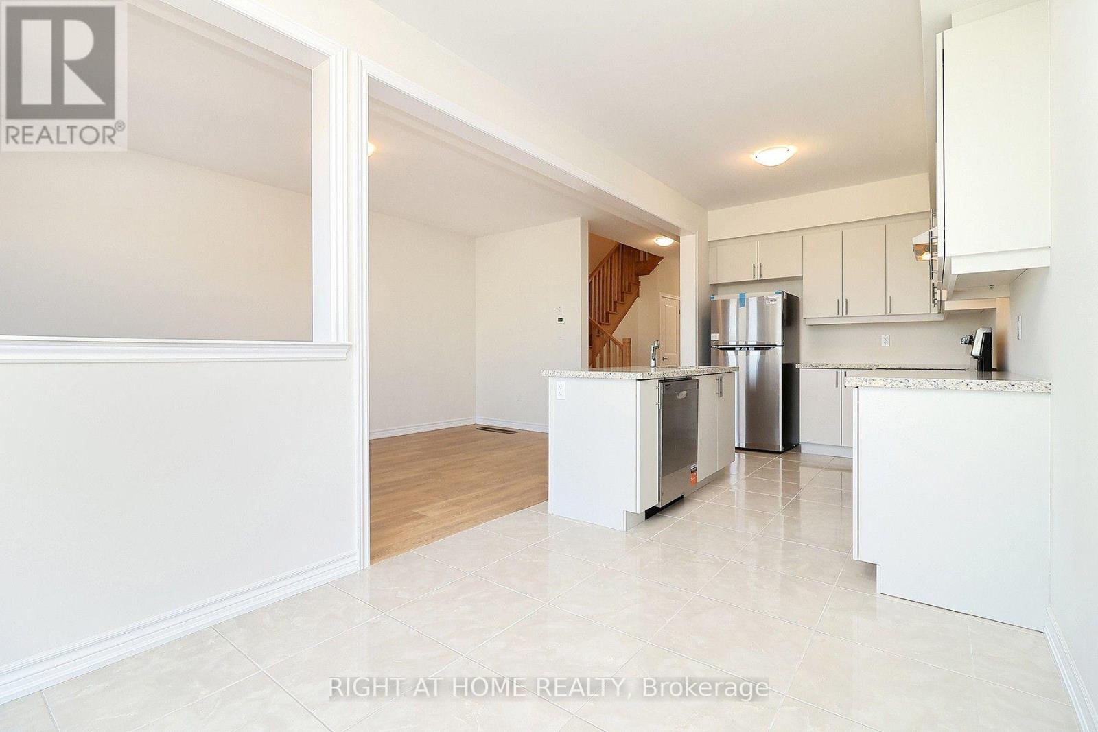 1052 Periwinkle Crescent, Woodstock, ON photo 16