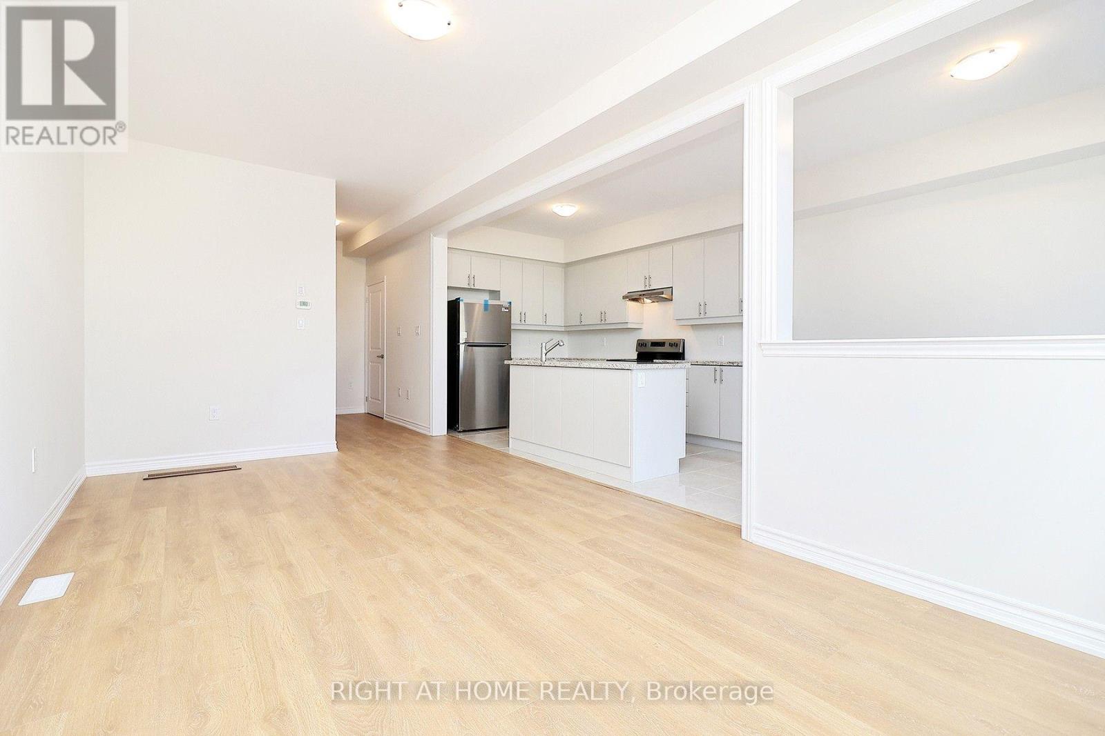 1052 PERIWINKLE CRESCENT - 9