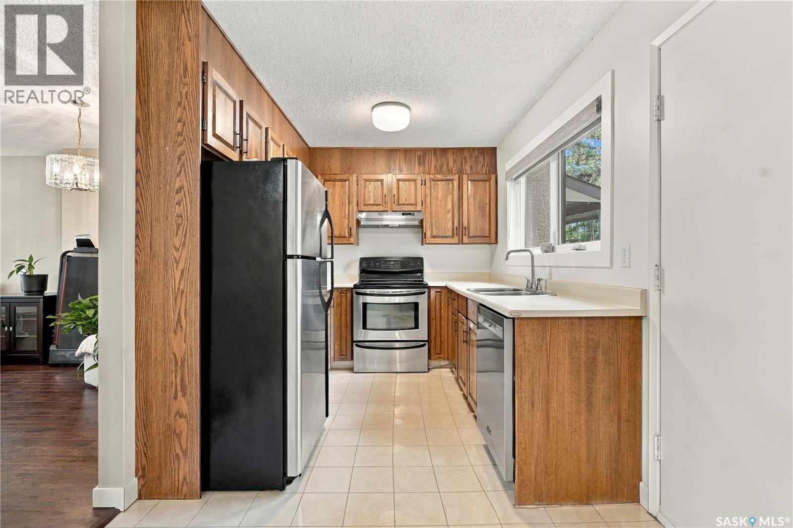 #15 425 Pinehouse DRIVE - 10