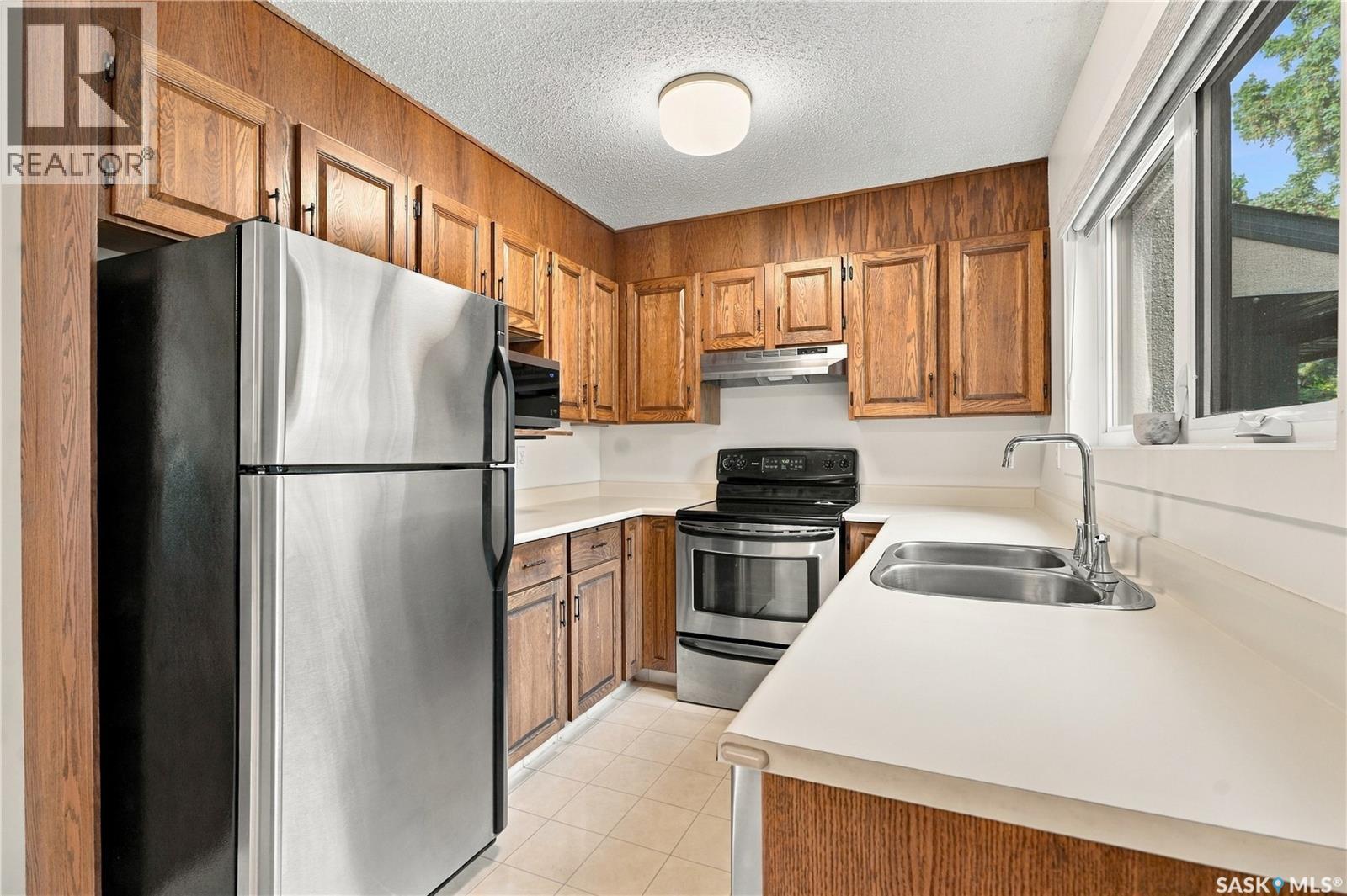 #15 425 Pinehouse DRIVE - 11