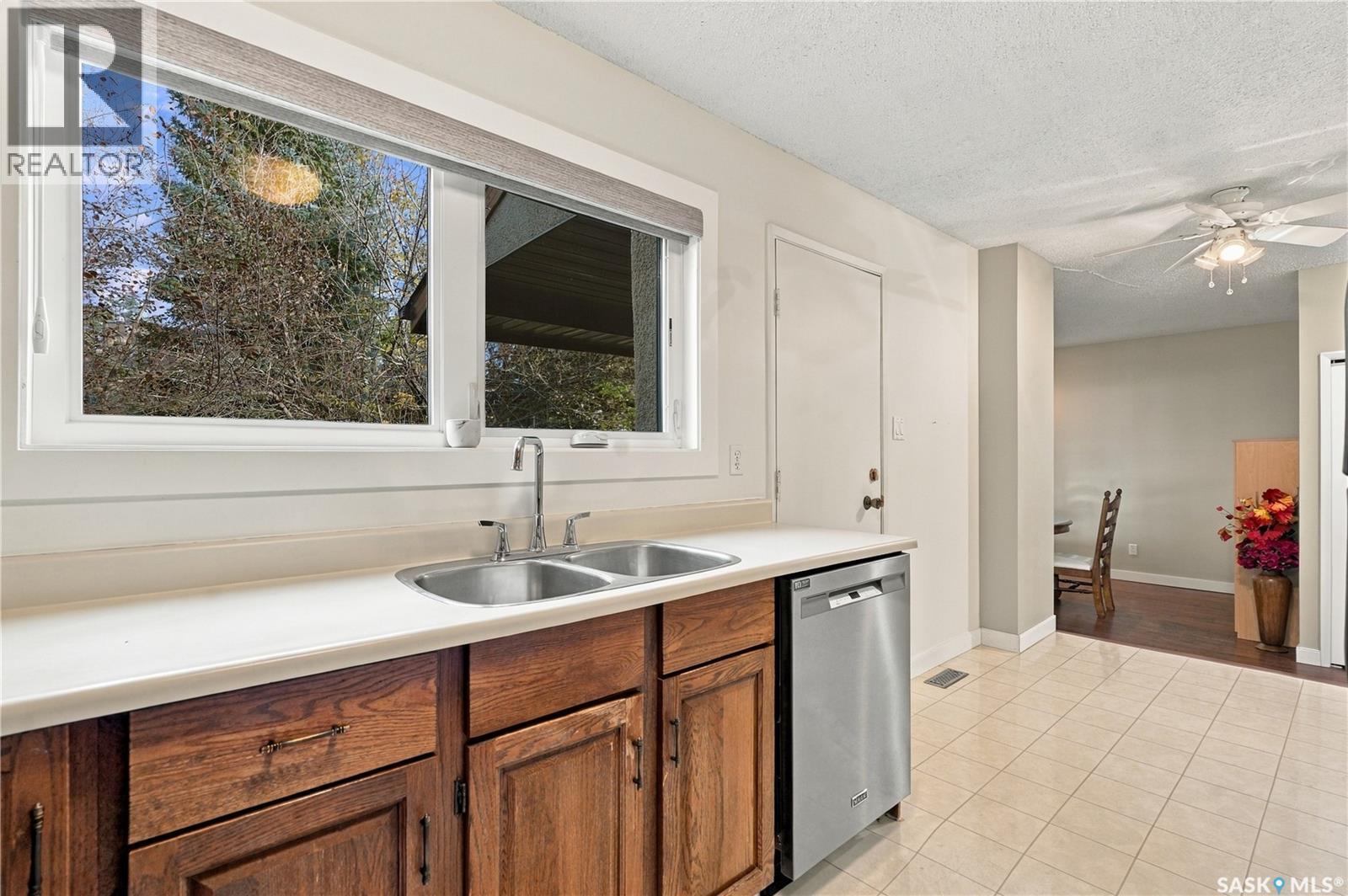#15 425 Pinehouse DRIVE - 15