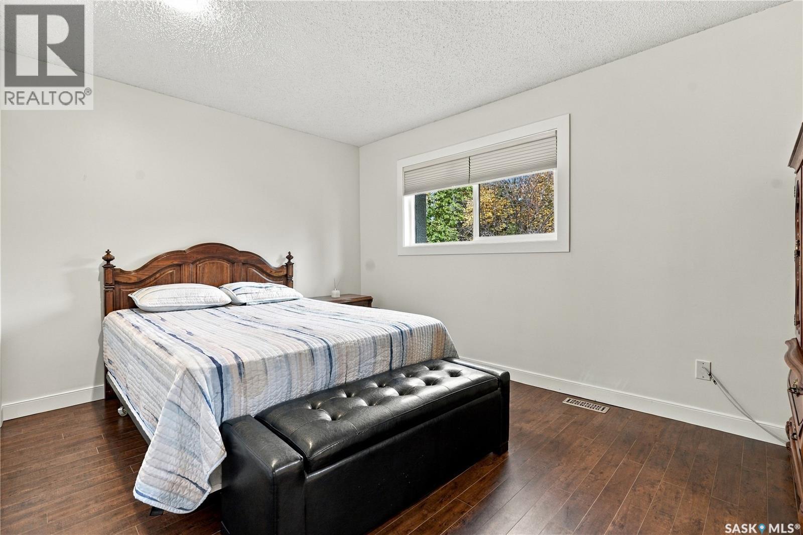 #15 425 Pinehouse DRIVE - 22