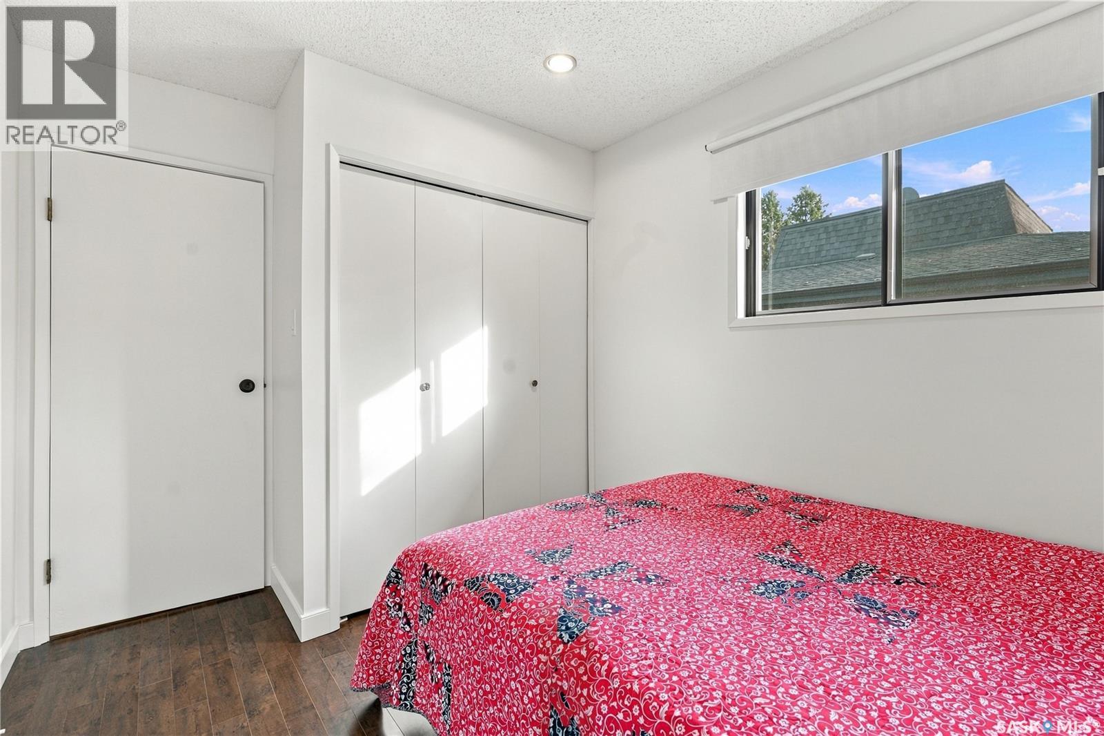 #15 425 Pinehouse DRIVE - 29