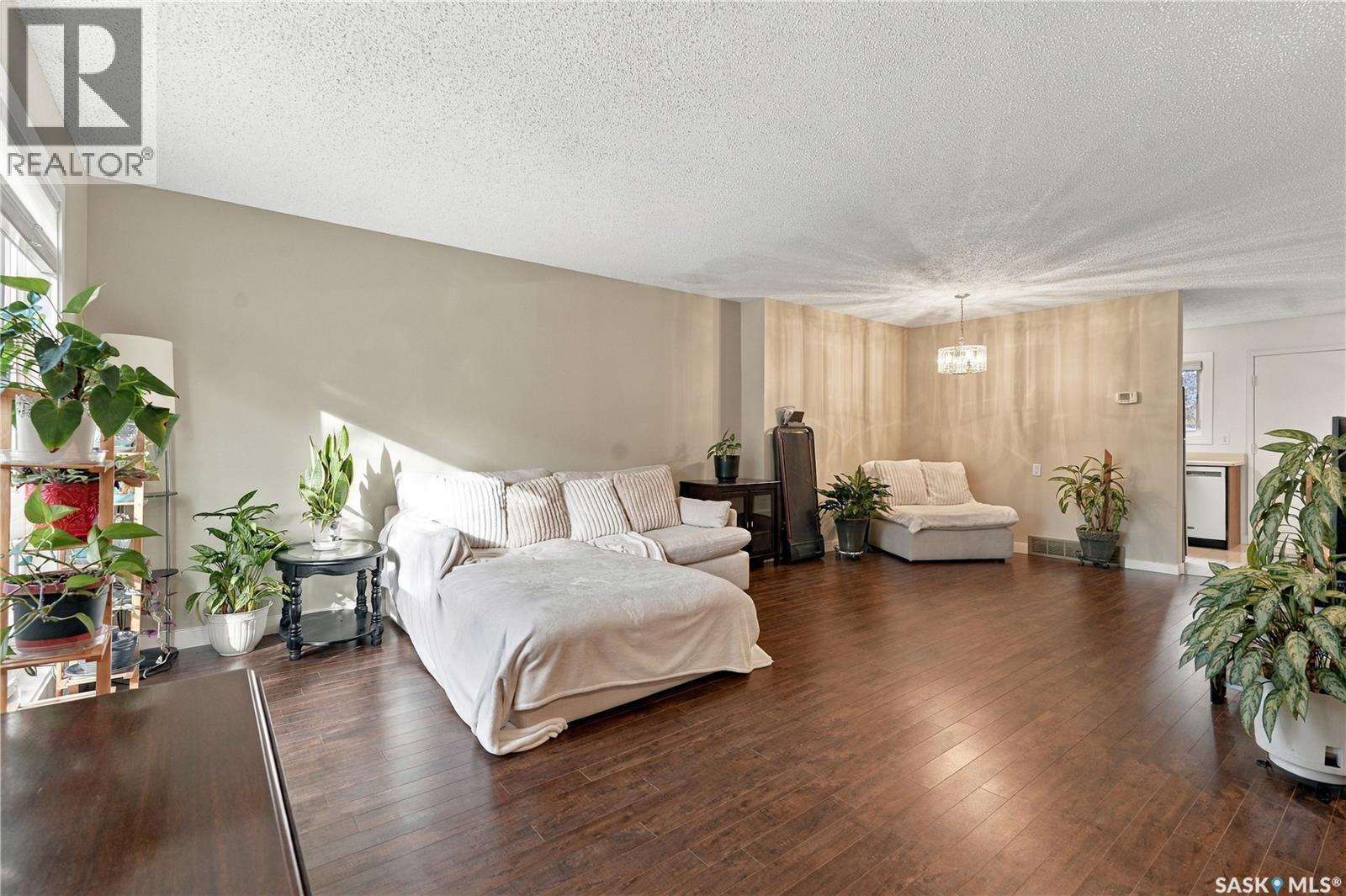 #15 425 Pinehouse DRIVE - 4