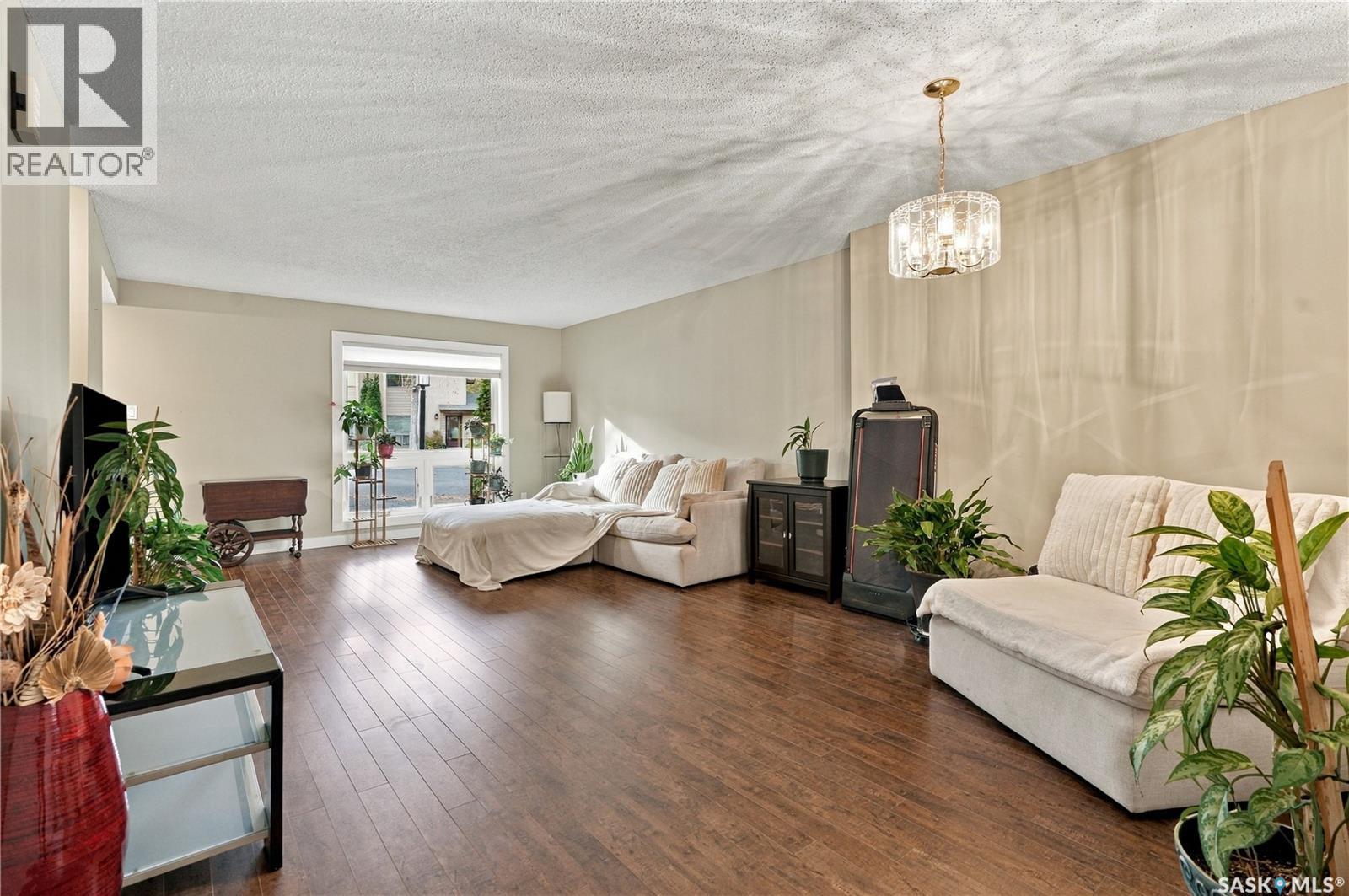 #15 425 Pinehouse DRIVE - 5