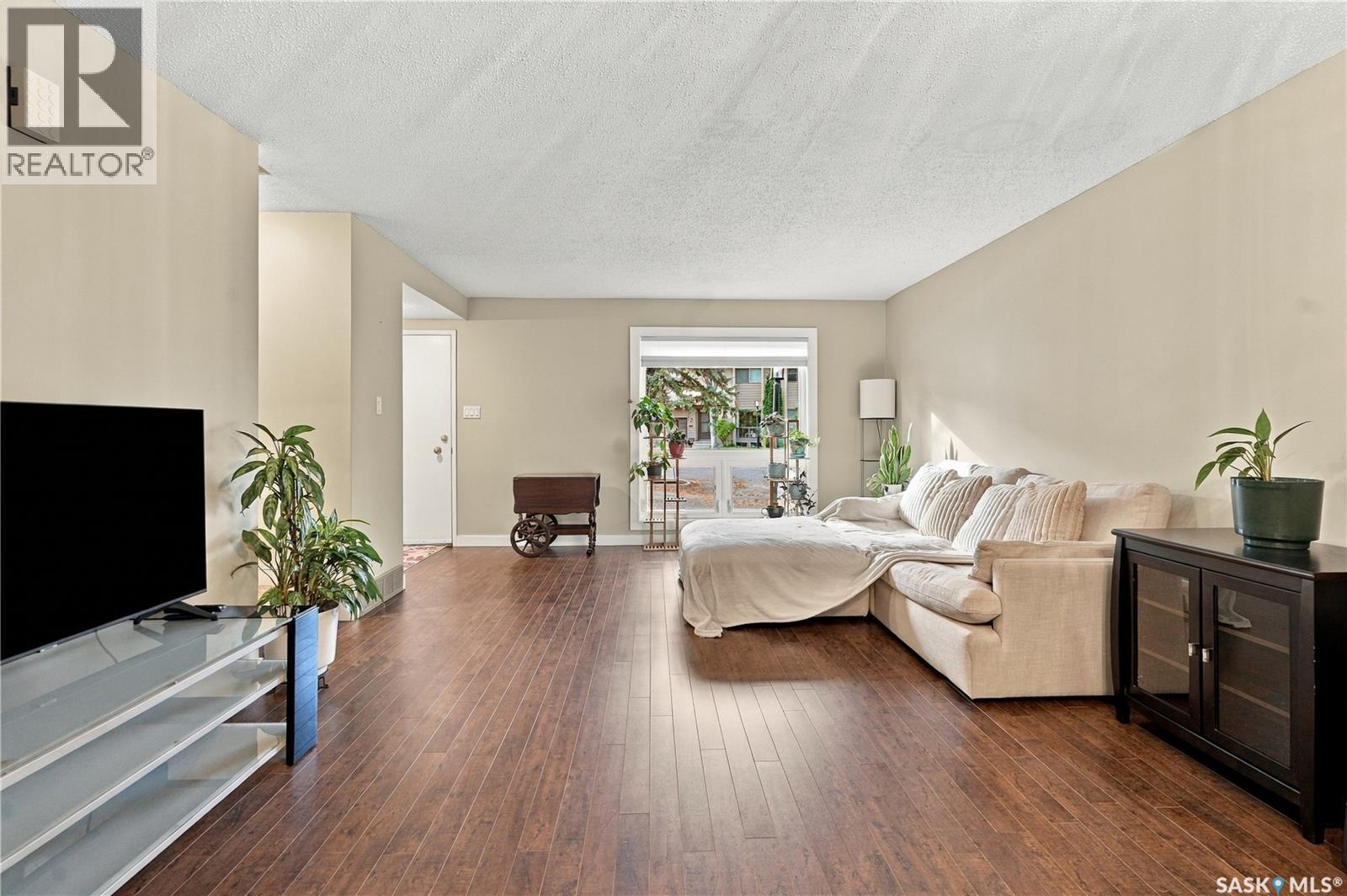 #15 425 Pinehouse DRIVE - 6