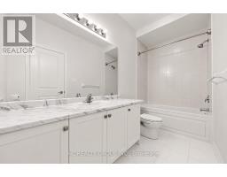 8 Hewison Avenue, Richmond Hill, ON L4S0J2 Photo 10