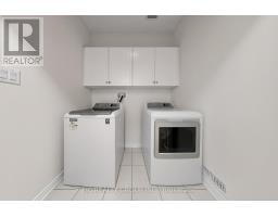 8 Hewison Avenue, Richmond Hill, ON L4S0J2 Photo 11
